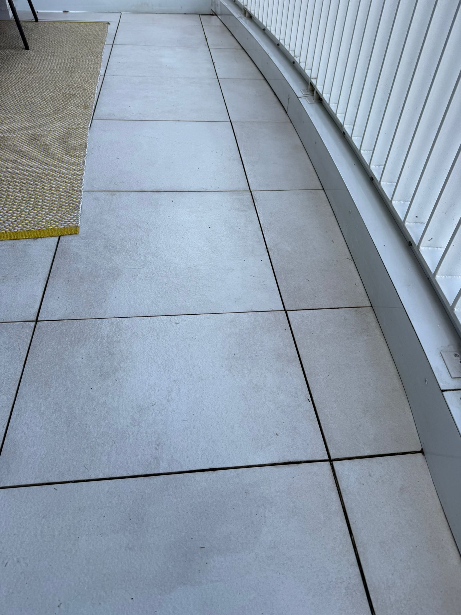 Bodenreinigung in Stockelsdorf – Balkon nach der Reinigung